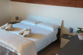 My Home - Mini appartamento in mansarda Santa Venerina